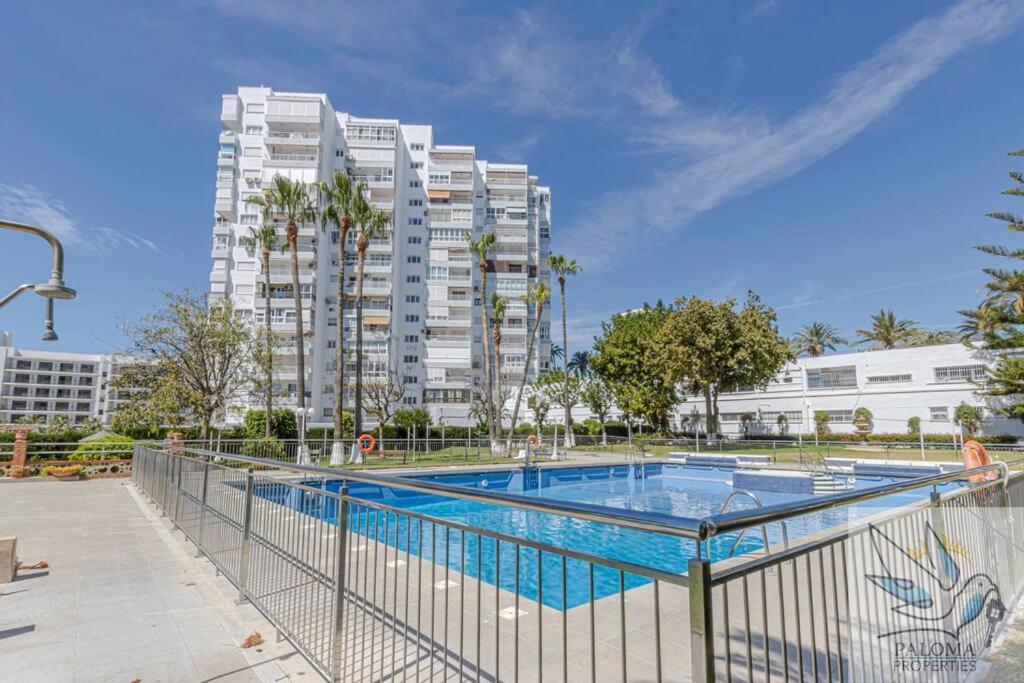 Wonderful Studio Apartment On The Beachfront Benalmádena Esterno foto