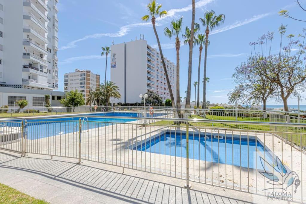 Wonderful Studio Apartment On The Beachfront Benalmádena Esterno foto
