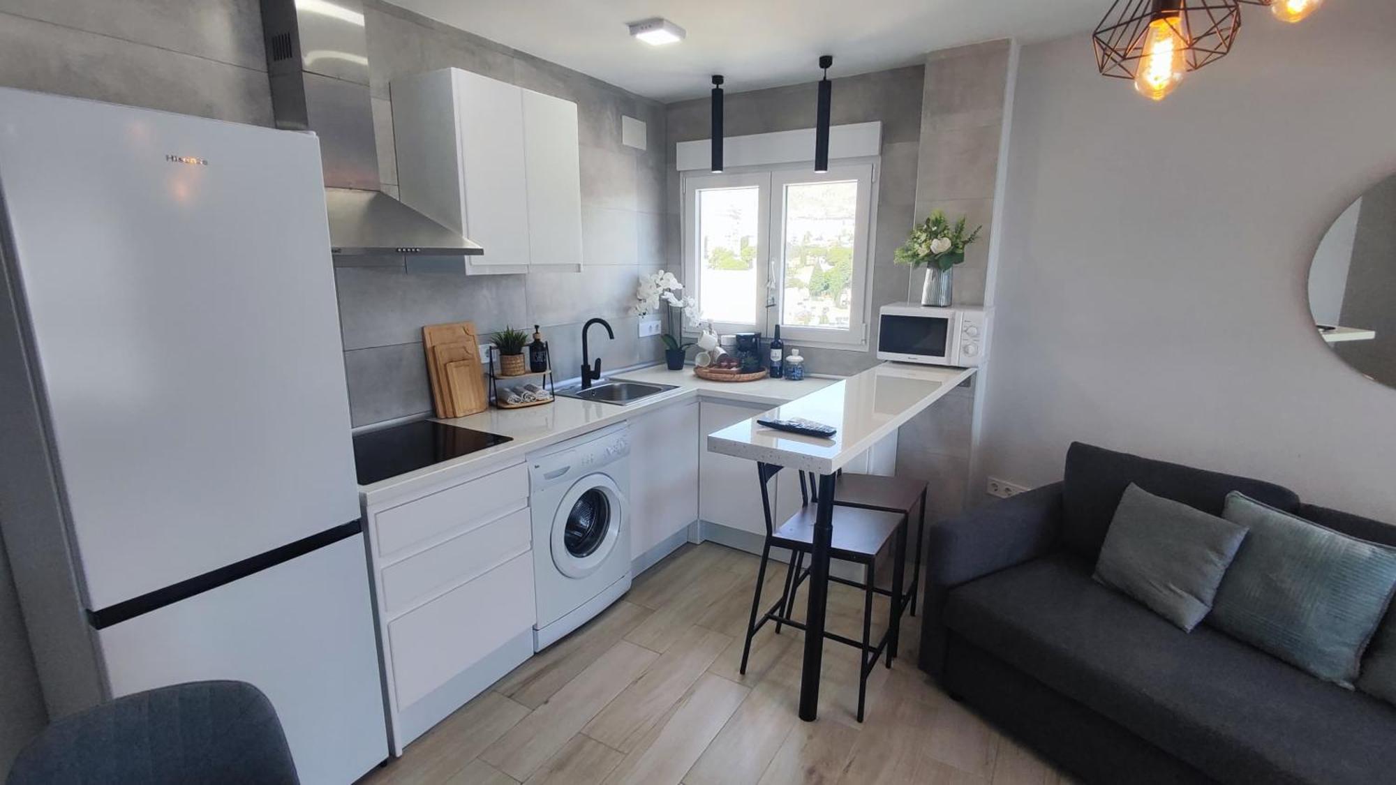 Wonderful Studio Apartment On The Beachfront Benalmádena Esterno foto